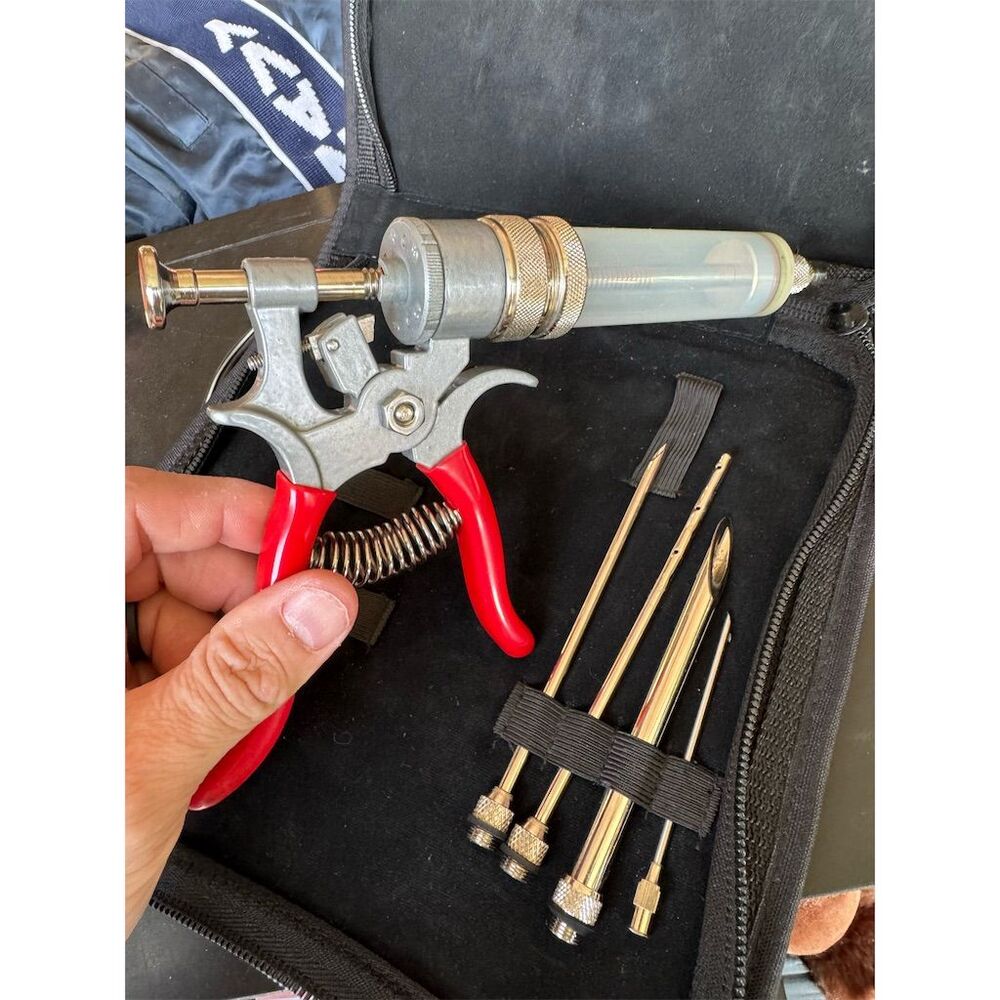 SpitJack Magnum Meat Injector Gun Kit with Padded Soft Case: GUC - Picture 2 of 4